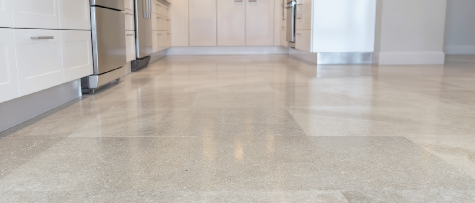 découvrez les meilleurs revêtements de sol pour une rénovation rapide, facile et sans salissures. conseils et astuces pour choisir le sol idéal lors de vos travaux !