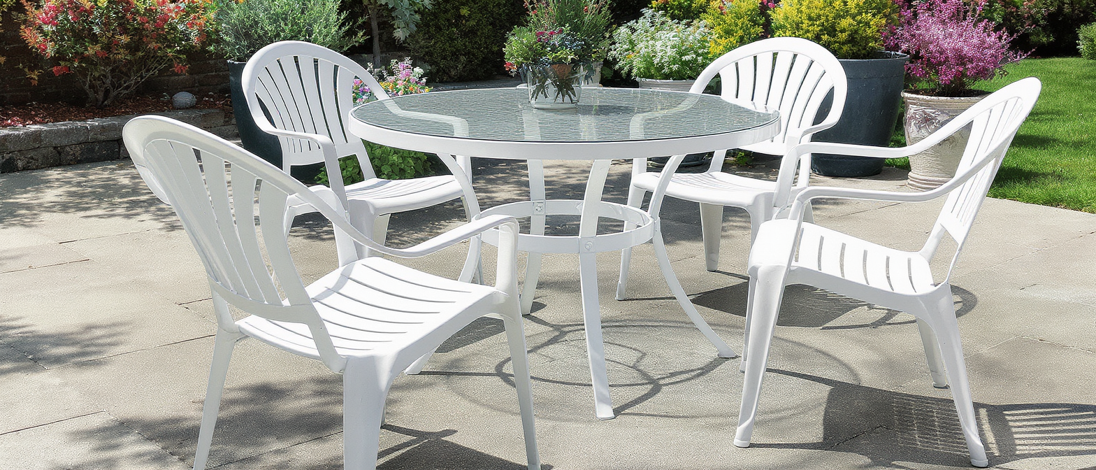 découvrez comment repeindre votre mobilier de jardin étape par étape pour lui redonner une seconde vie. conseils pratiques, choix des peintures et astuces pour un résultat durable et esthétique.