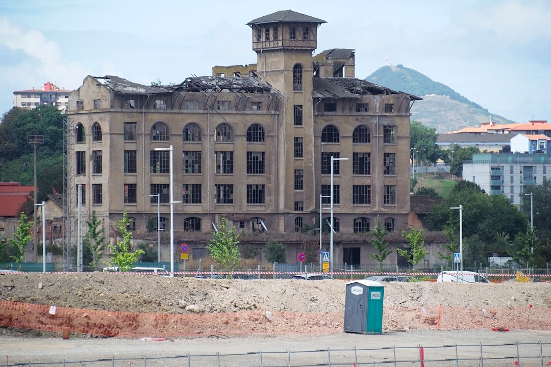 découvrez nos services spécialisés en rénovation industrielle pour moderniser et optimiser vos installations avec efficacité et sécurité.