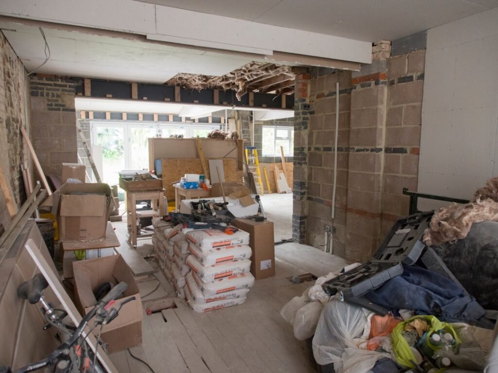 obtenez votre permis pour la démolition de mur porteur en toute conformité. guide complet pour sécuriser et légaliser vos travaux de rénovation.