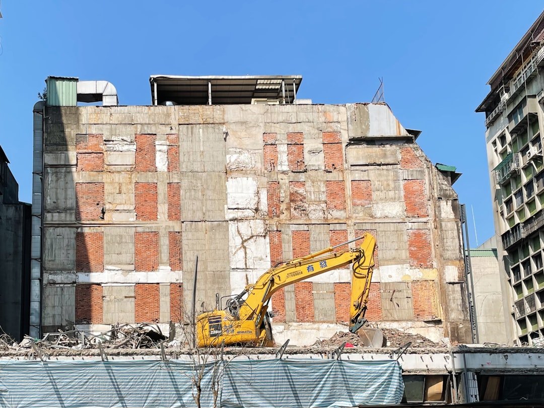 obtenez toutes les informations nécessaires sur l'autorisation requise pour la rénovation de façade. conseils, démarches et réglementations pour réussir votre projet en toute légalité.