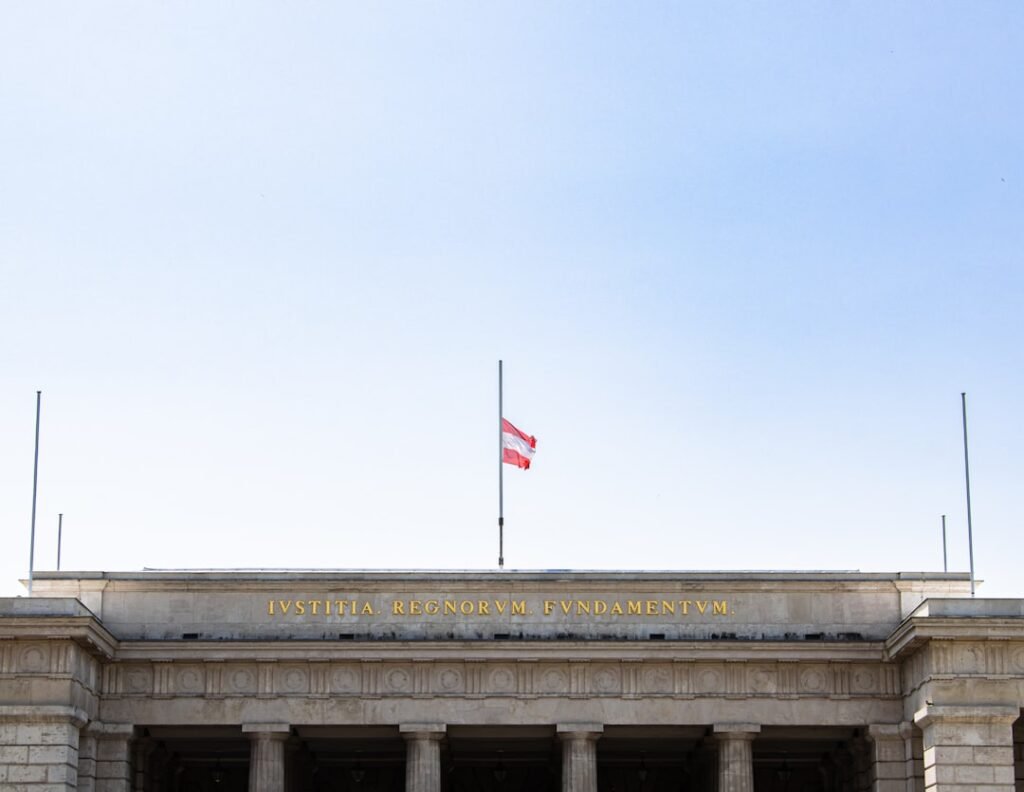 découvrez les réglementations relatives aux monuments historiques pour préserver et valoriser le patrimoine culturel en france.
