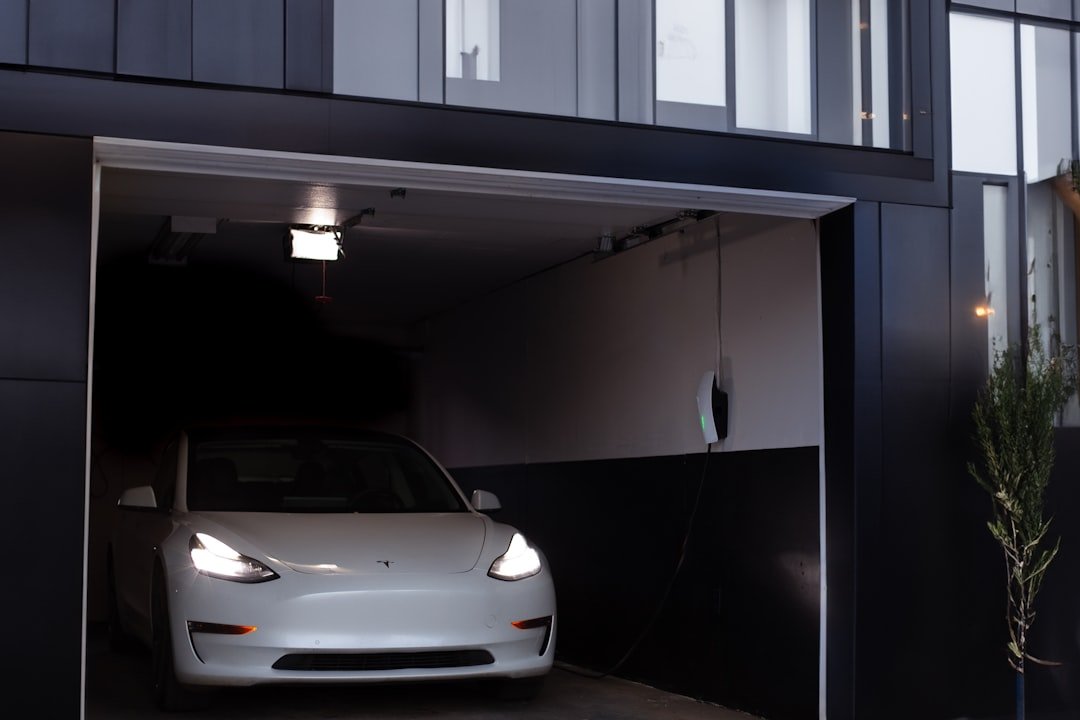 découvrez comment transformer votre garage en un espace habitable fonctionnel et élégant grâce à nos conseils et idées de conversion de garage.