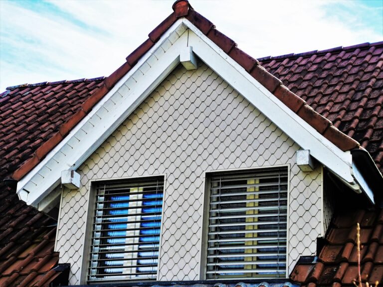 Store Velux solaire qui ne remonte plus : que faire